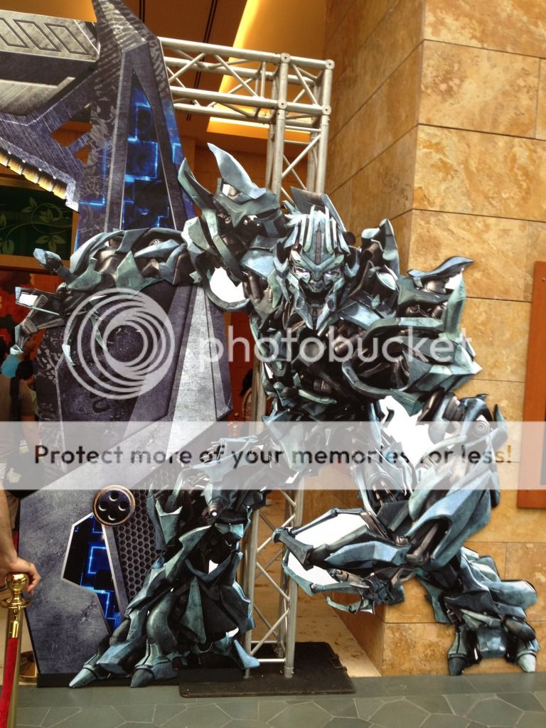 alternative text