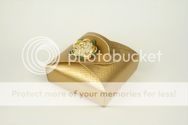 gold,favour box,cute,sweeets,wedding